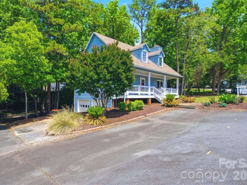 3066 Point Clear Drive, Fort Mill, SC 29708.  MLS# CAR4373528, YatesRealty ID 20589. 