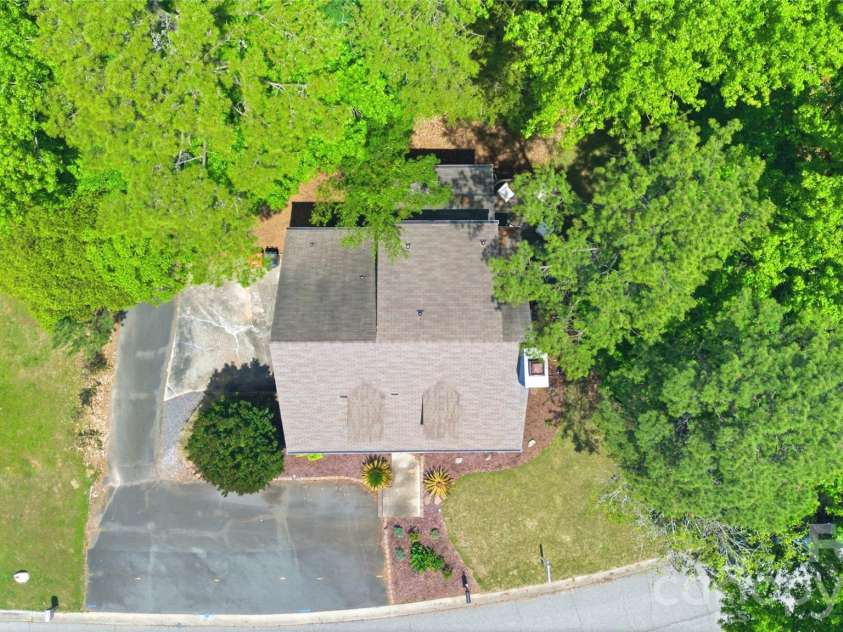 3066 Point Clear Drive, Fort Mill, SC 29708.  MLS# CAR4373528, YatesRealty ID 20589. 