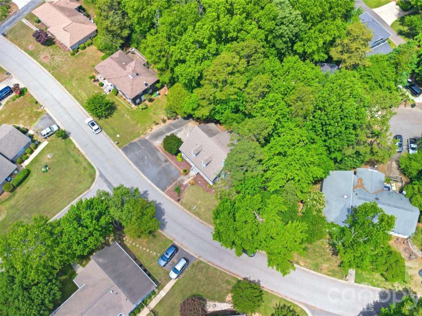 3066 Point Clear Drive, Fort Mill, SC 29708.  MLS# CAR4373528, YatesRealty ID 20589. 