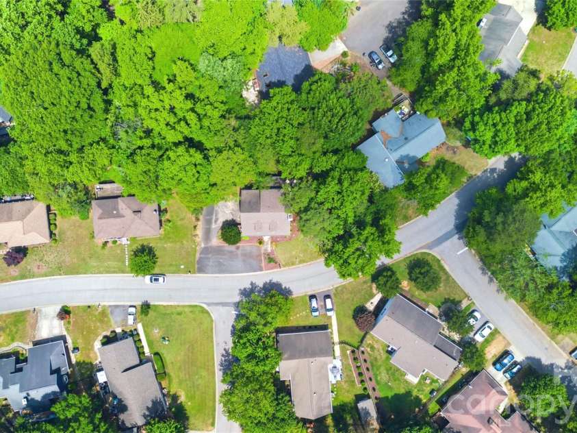 3066 Point Clear Drive, Fort Mill, SC 29708.  MLS# CAR4373528, YatesRealty ID 20589. 