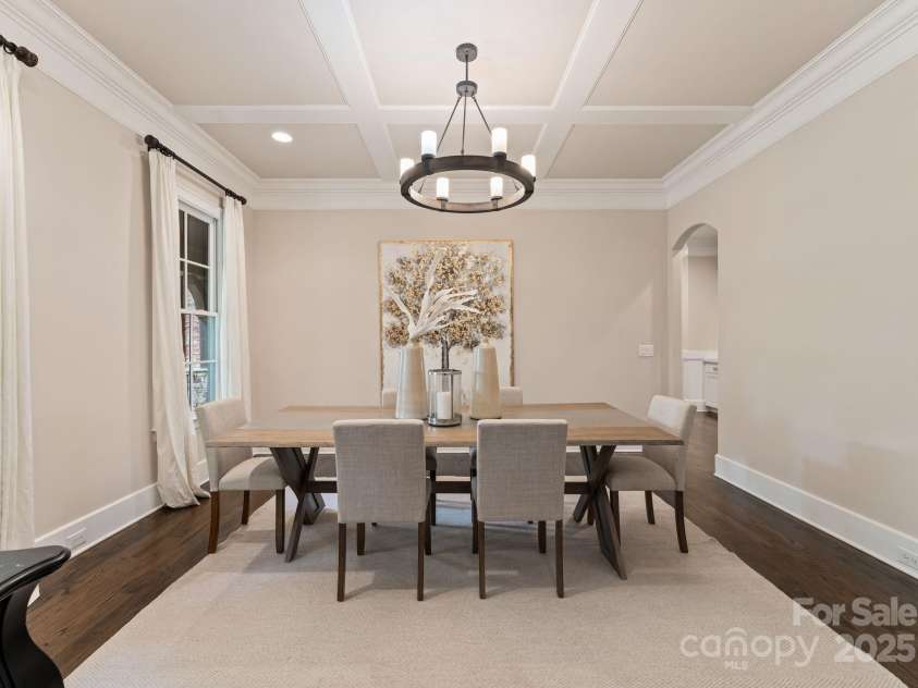 408 Covington Crossing, Matthews, NC 28104.  MLS# CAR4272169, YatesRealty ID 20589. Formal dining room
