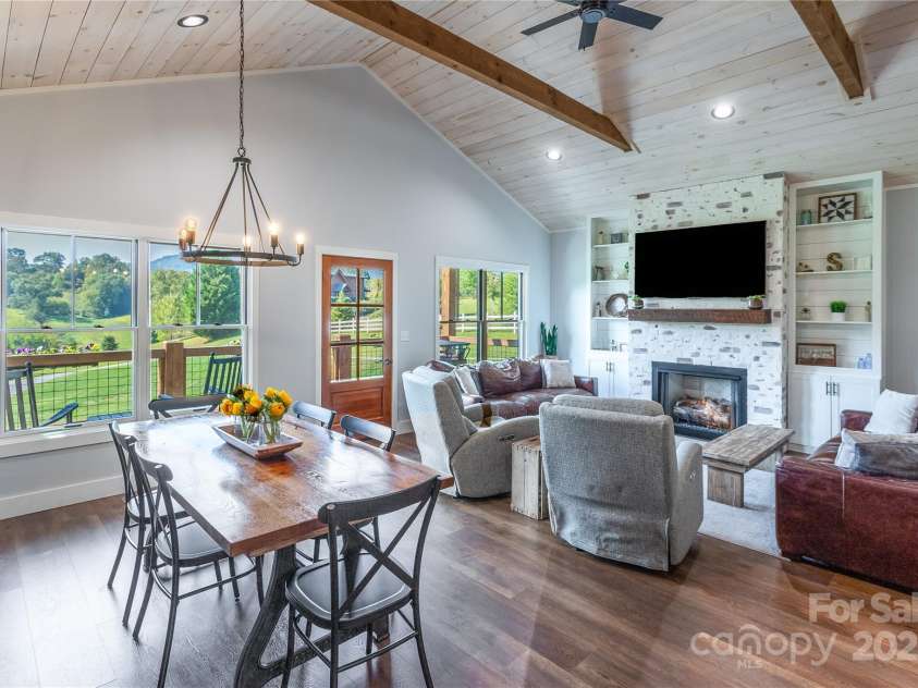 100 Kinloch Lane, Clyde, NC 28721.  MLS# CAR4305971, YatesRealty ID 2059. 