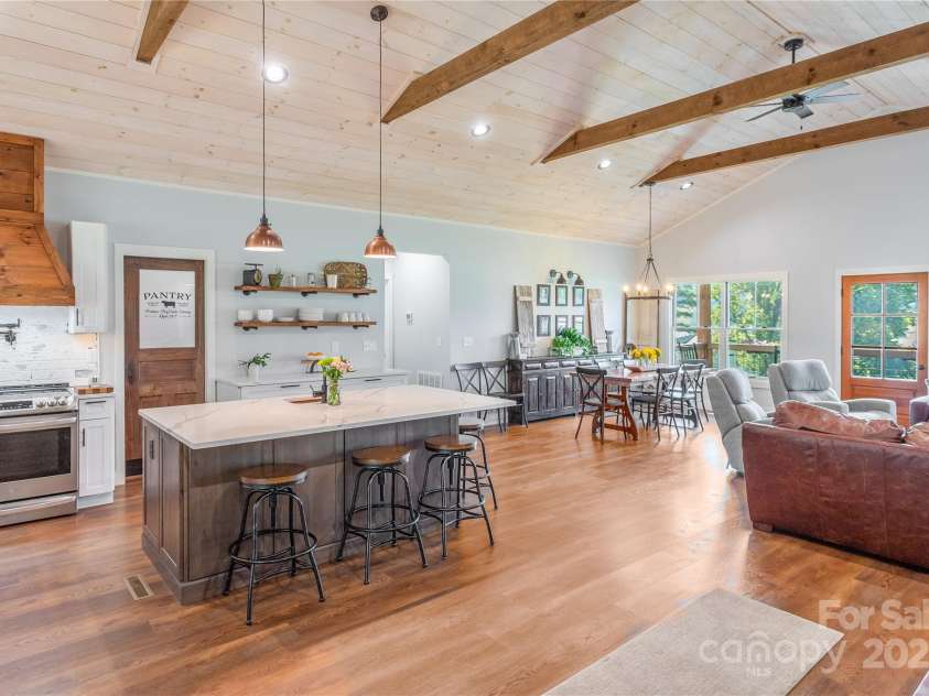 100 Kinloch Lane, Clyde, NC 28721.  MLS# CAR4305971, YatesRealty ID 2059. 