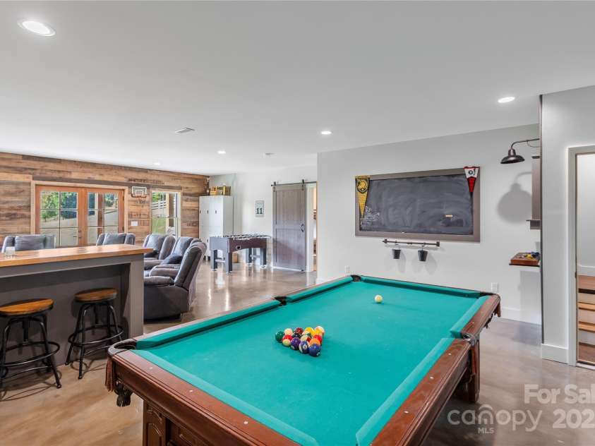 100 Kinloch Lane, Clyde, NC 28721.  MLS# CAR4305971, YatesRealty ID 2059. 