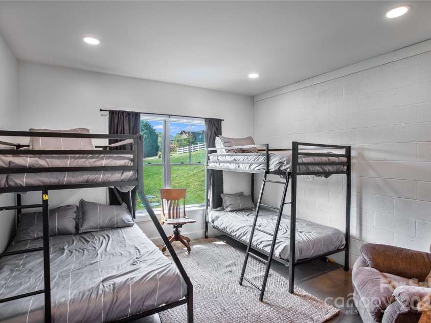 100 Kinloch Lane, Clyde, NC 28721.  MLS# CAR4305971, YatesRealty ID 2059. 