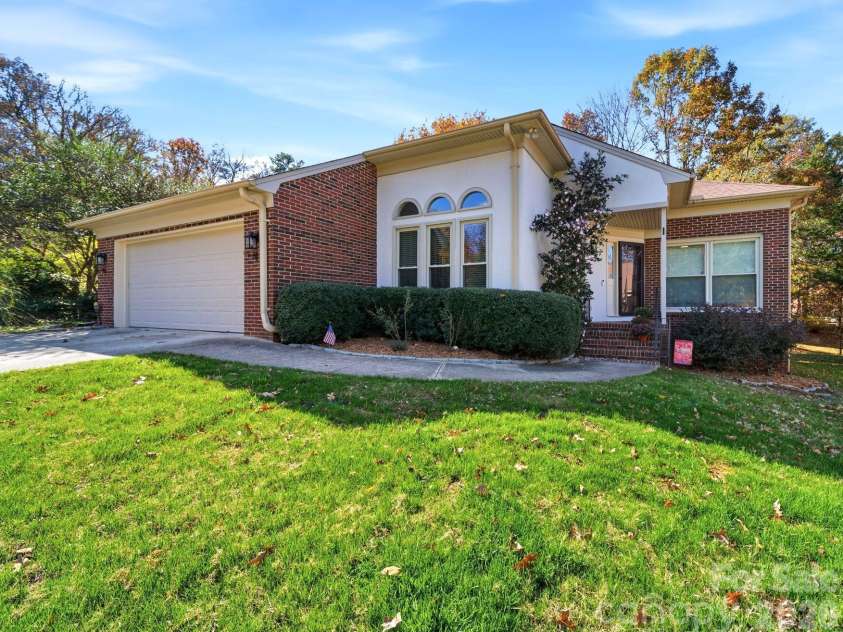 5204 Tedorill Lane, Charlotte, NC 28226.  MLS# CAR4320520, YatesRealty ID 20591. 