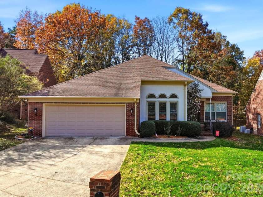5204 Tedorill Lane, Charlotte, NC 28226.  MLS# CAR4320520, YatesRealty ID 20591. 