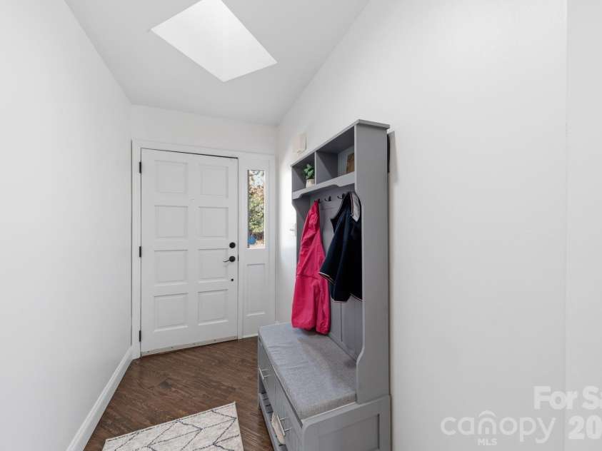 5204 Tedorill Lane, Charlotte, NC 28226.  MLS# CAR4320520, YatesRealty ID 20591. Front Foyer