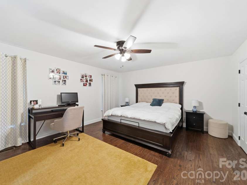 5204 Tedorill Lane, Charlotte, NC 28226.  MLS# CAR4320520, YatesRealty ID 20591. Owner's Suite