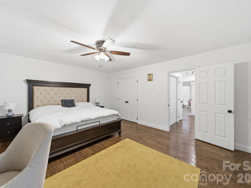 5204 Tedorill Lane, Charlotte, NC 28226.  MLS# CAR4320520, YatesRealty ID 20591. Owner's Suite