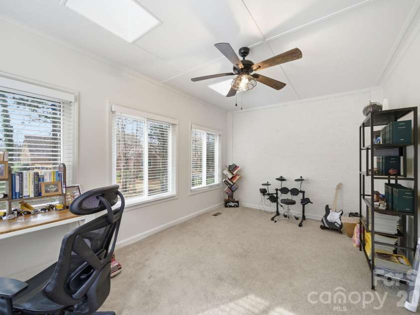 5204 Tedorill Lane, Charlotte, NC 28226.  MLS# CAR4320520, YatesRealty ID 20591. Sunroom/Bonus Room/Office