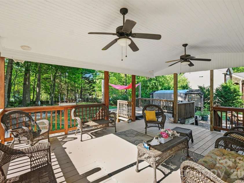 153 Castleton Drive, Mooresville, NC 28117.  MLS# CAR4364849, YatesRealty ID 20592. 