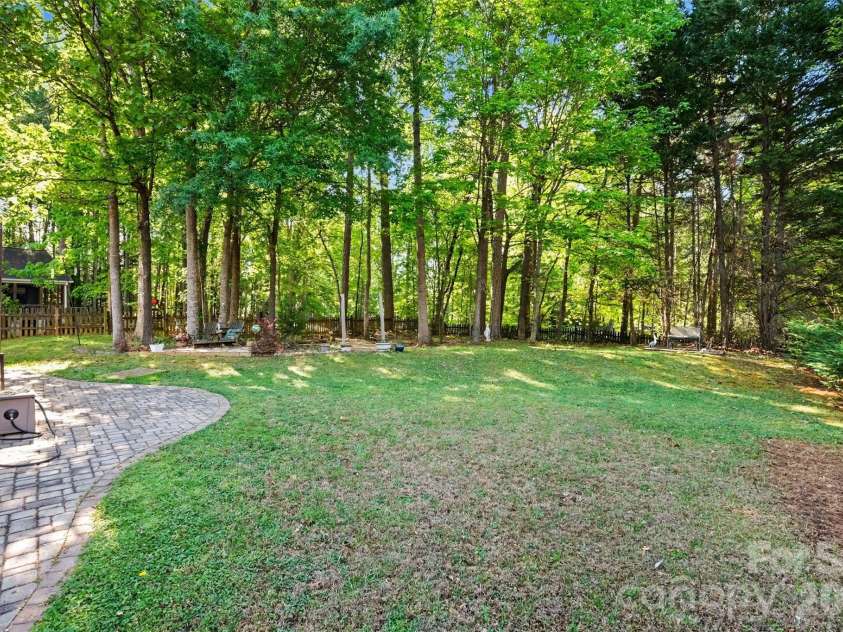 153 Castleton Drive, Mooresville, NC 28117.  MLS# CAR4364849, YatesRealty ID 20592. 