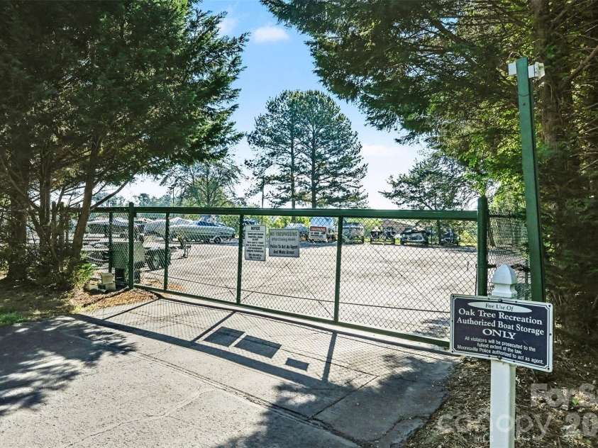 153 Castleton Drive, Mooresville, NC 28117.  MLS# CAR4364849, YatesRealty ID 20592. 