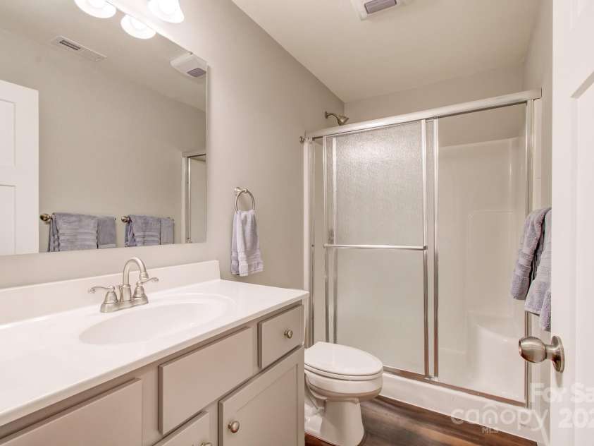 180 Ellerslie Acre None, Hendersonville, NC 28739.  MLS# CAR4270552, YatesRealty ID 20594. Bathroom of primary home