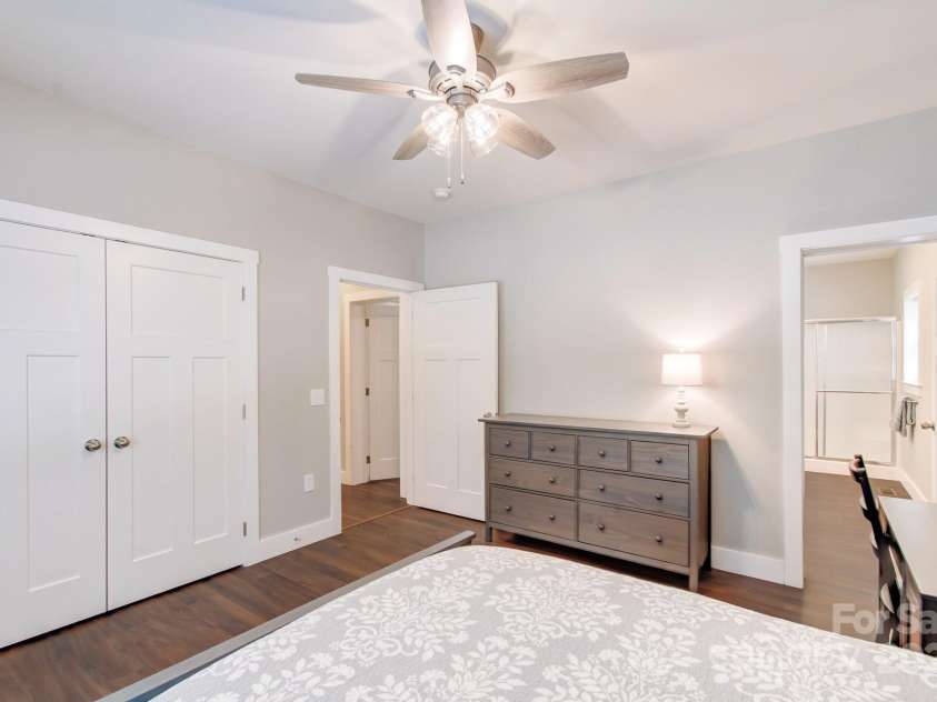 180 Ellerslie Acre None, Hendersonville, NC 28739.  MLS# CAR4270552, YatesRealty ID 20594. Primary suite of primary home