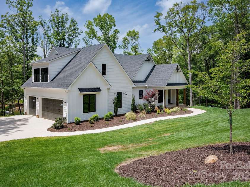 176 Windwood Lane, Troutman, NC 28166.  MLS# CAR4270586, YatesRealty ID 20597. 