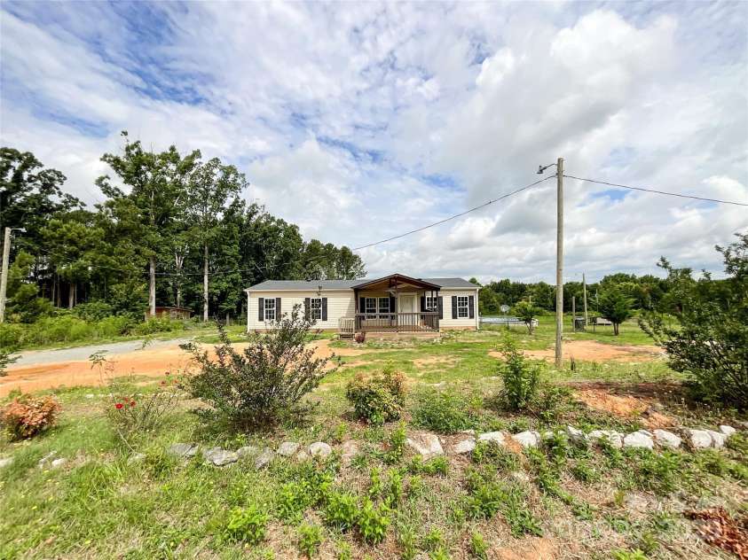 5321 State line Road, Marshville, NC 28103.  MLS# CAR4271916, YatesRealty ID 20598. 