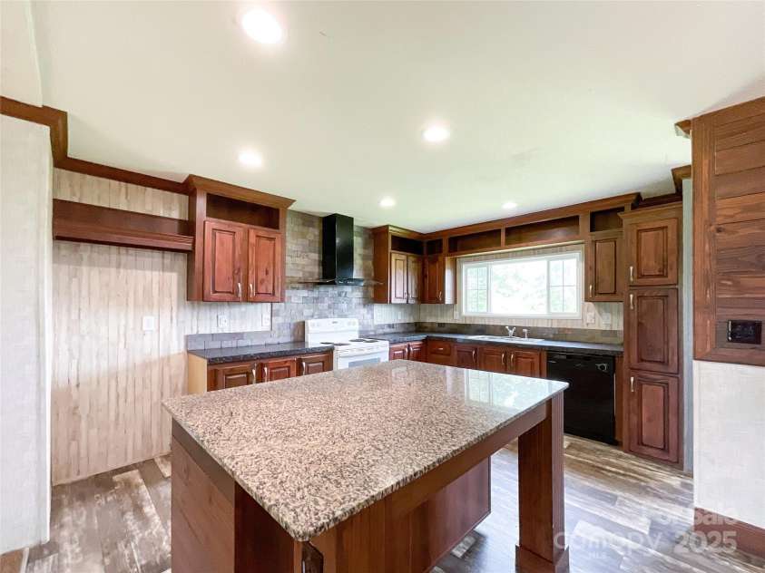 5321 State line Road, Marshville, NC 28103.  MLS# CAR4271916, YatesRealty ID 20598. 