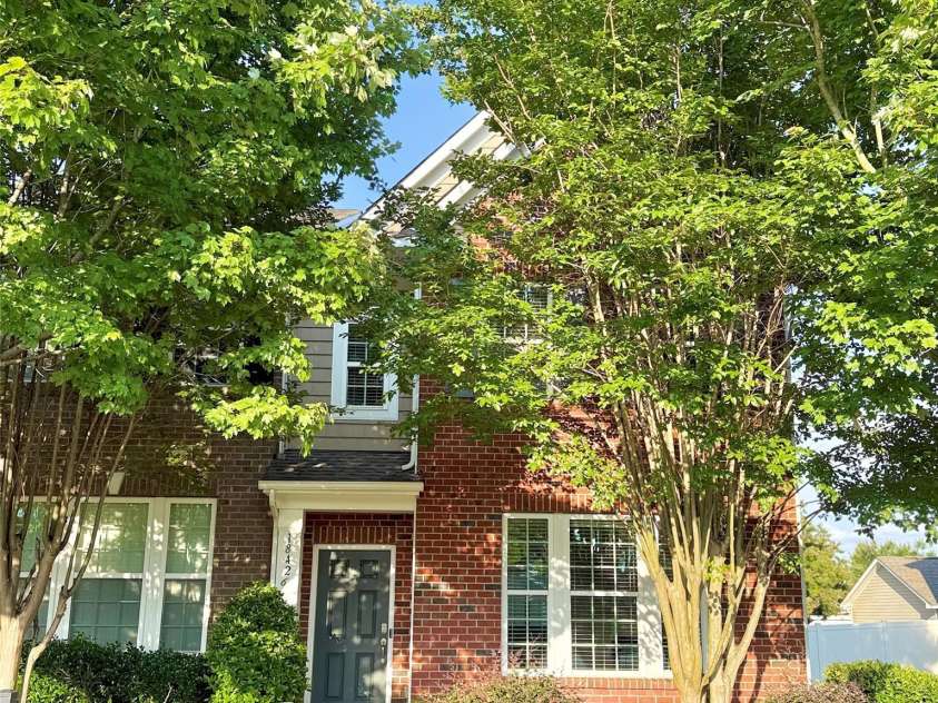 18426 Catawba Avenue, Cornelius, NC 28031.  MLS# CAR4392040, YatesRealty ID 20599. 