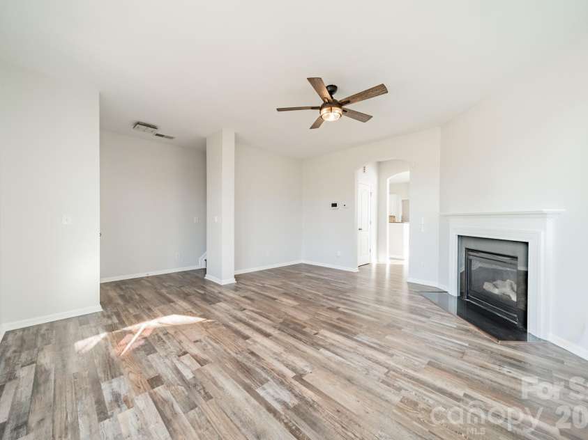 18426 Catawba Avenue, Cornelius, NC 28031.  MLS# CAR4392040, YatesRealty ID 20599. 