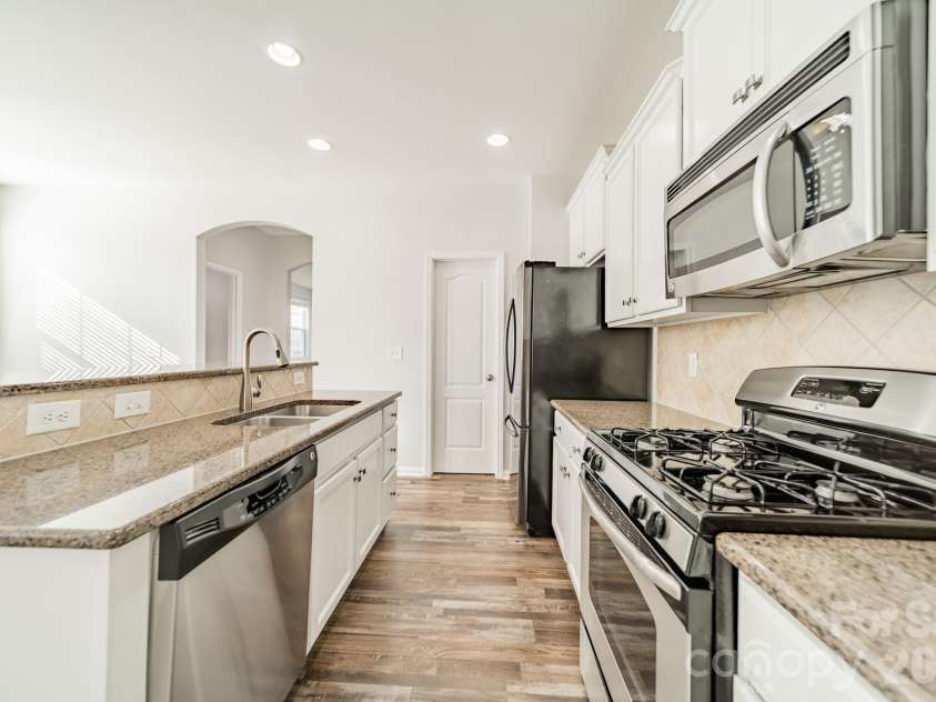 18426 Catawba Avenue, Cornelius, NC 28031.  MLS# CAR4392040, YatesRealty ID 20599. 