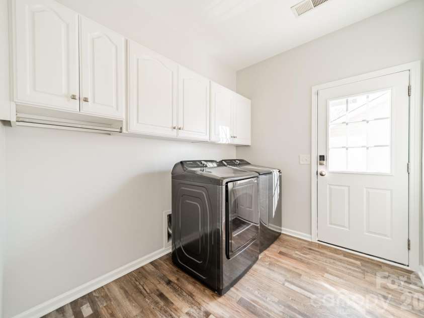 18426 Catawba Avenue, Cornelius, NC 28031.  MLS# CAR4392040, YatesRealty ID 20599. 