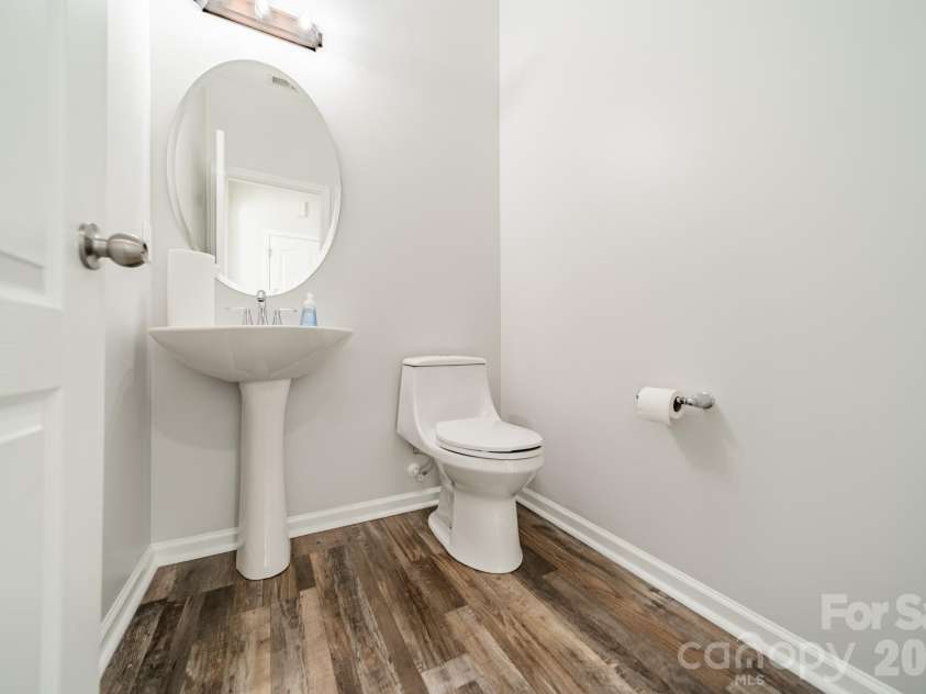 18426 Catawba Avenue, Cornelius, NC 28031.  MLS# CAR4392040, YatesRealty ID 20599. 