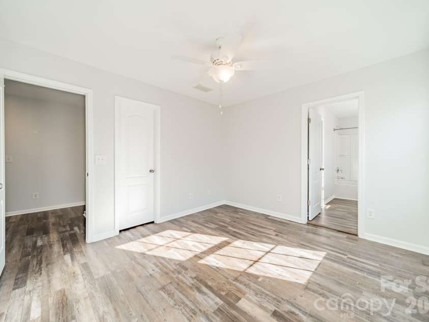 18426 Catawba Avenue, Cornelius, NC 28031.  MLS# CAR4392040, YatesRealty ID 20599. 