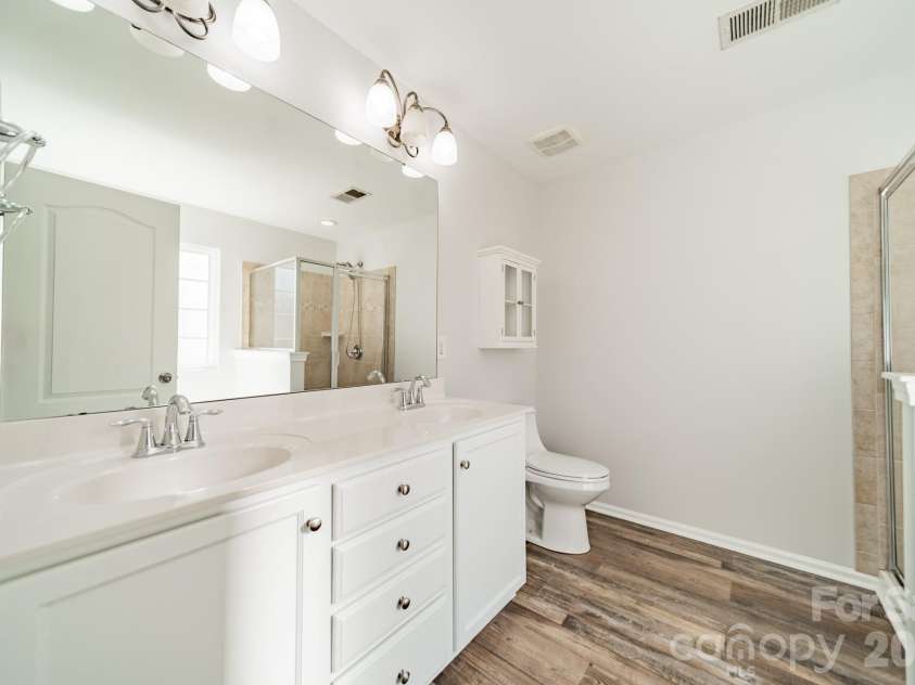 18426 Catawba Avenue, Cornelius, NC 28031.  MLS# CAR4392040, YatesRealty ID 20599. 