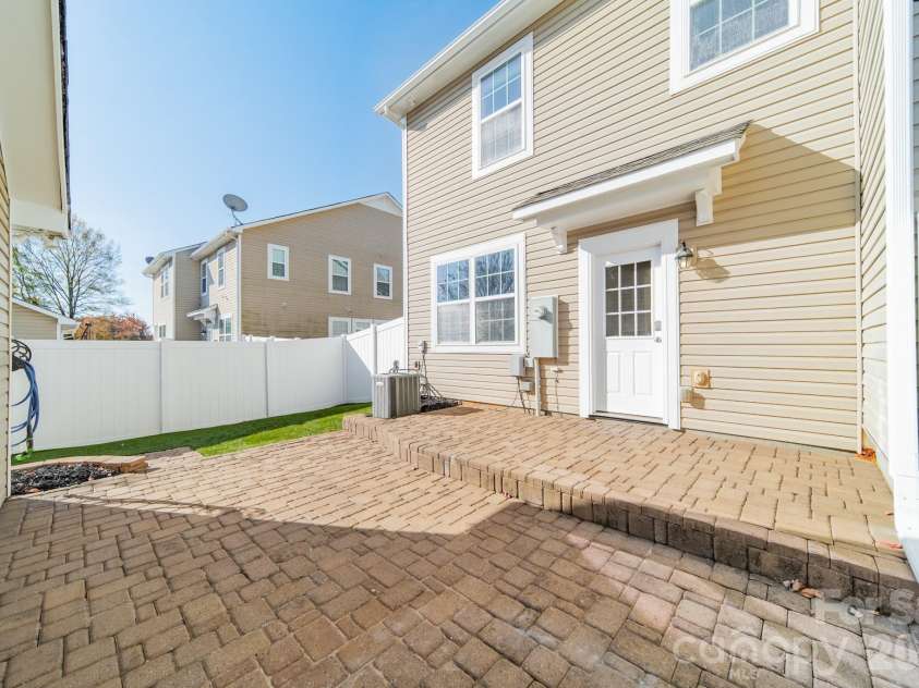 18426 Catawba Avenue, Cornelius, NC 28031.  MLS# CAR4392040, YatesRealty ID 20599. 