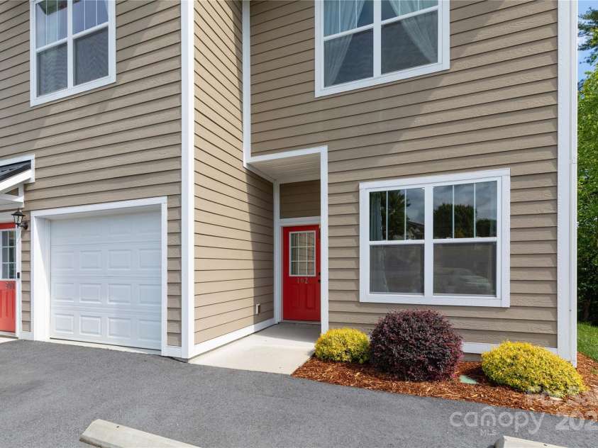 138 Foxden Drive, Fletcher, NC 28732.  MLS# CAR4258782, YatesRealty ID 206. 