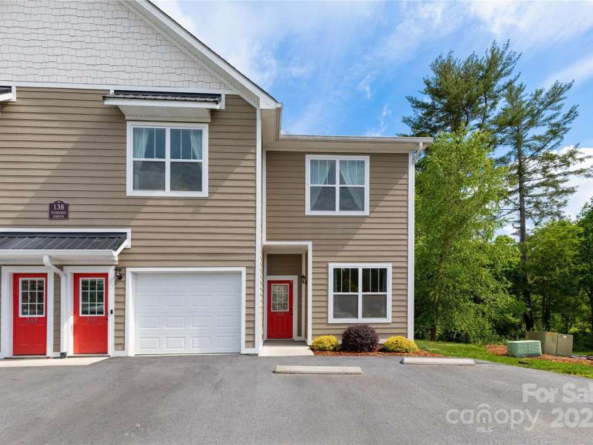 138 Foxden Drive, Fletcher, NC 28732.  MLS# CAR4258782, YatesRealty ID 206. 