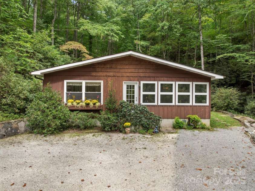 812 Crab Creek Road, Hendersonville, NC 28739.  MLS# CAR4313649, YatesRealty ID 206. 