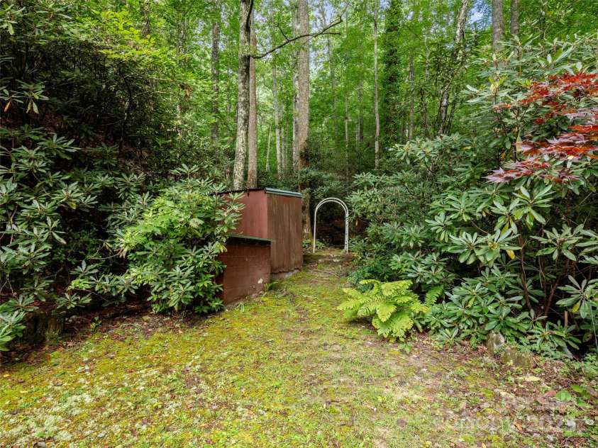 812 Crab Creek Road, Hendersonville, NC 28739.  MLS# CAR4313649, YatesRealty ID 206. 