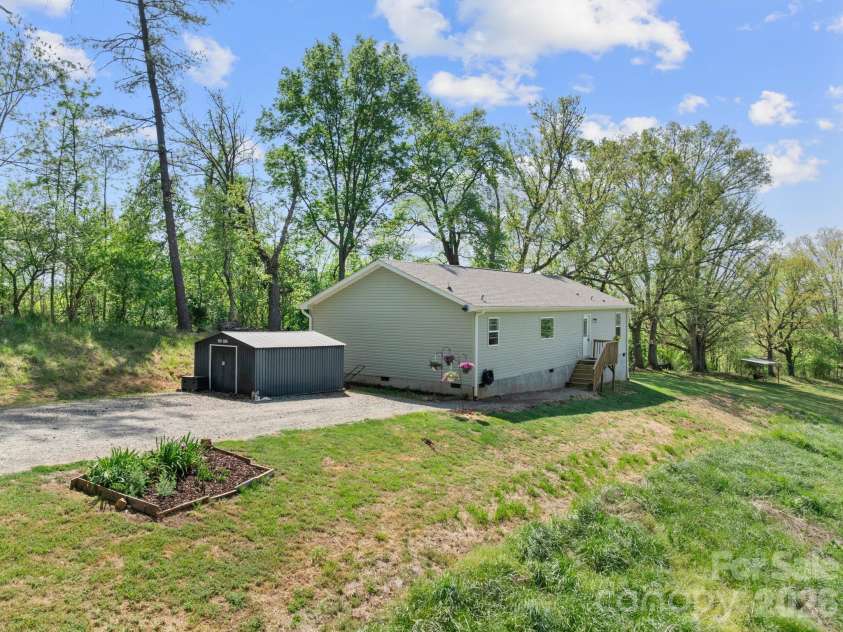 191 Posey Griffin Drive, Mars Hill, NC 28754.  MLS# CAR4374358, YatesRealty ID 20601. 
