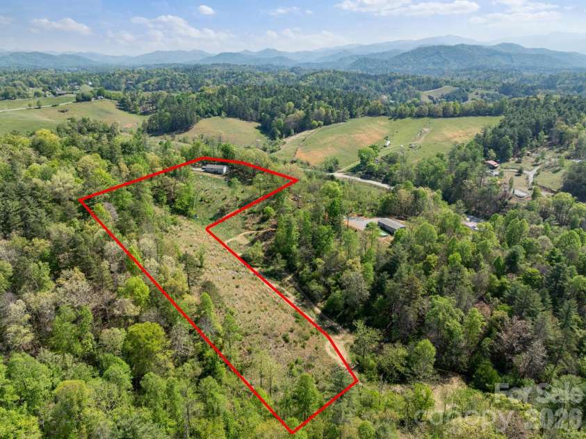 191 Posey Griffin Drive, Mars Hill, NC 28754.  MLS# CAR4374358, YatesRealty ID 20601. Red outline of the 4.38 is approximate. A formal survey is attached in MLS.