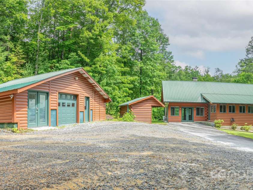 288 Hard To Find Drive, Brevard, NC 28712.  MLS# CAR4272711, YatesRealty ID 20603. 