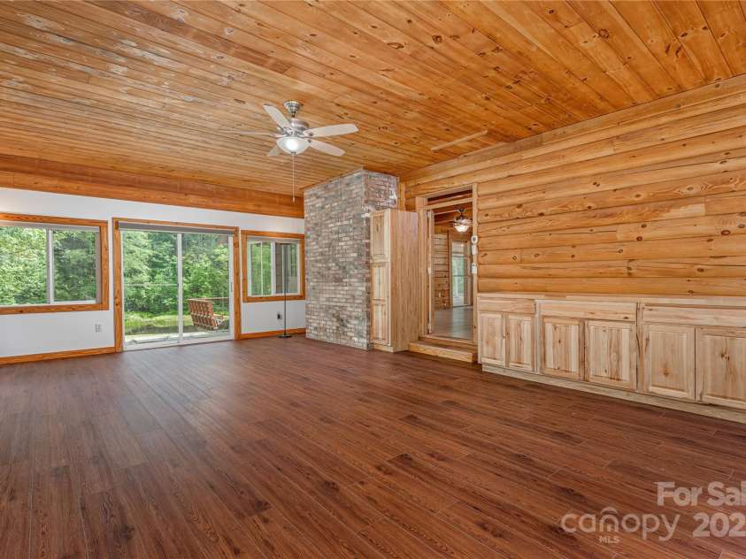 288 Hard To Find Drive, Brevard, NC 28712.  MLS# CAR4272711, YatesRealty ID 20603. 