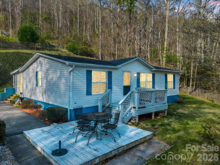 48 Laurel Cove Road, Leicester, NC 28748.  MLS# CAR4364503, YatesRealty ID 20603. 