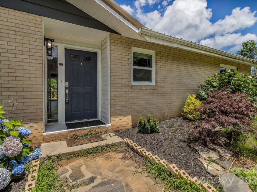 41 Remembrance Ridge, Flat Rock, NC 28731.  MLS# CAR4270719, YatesRealty ID 20604. 