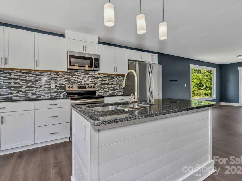 41 Remembrance Ridge, Flat Rock, NC 28731.  MLS# CAR4270719, YatesRealty ID 20604. 