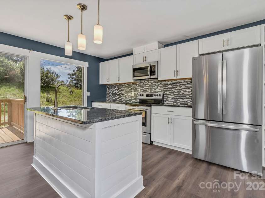 41 Remembrance Ridge, Flat Rock, NC 28731.  MLS# CAR4270719, YatesRealty ID 20604. 