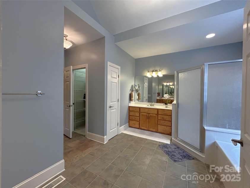 11646 Hidden Forest Lane, Davidson, NC 28036.  MLS# CAR4269662, YatesRealty ID 20605. 