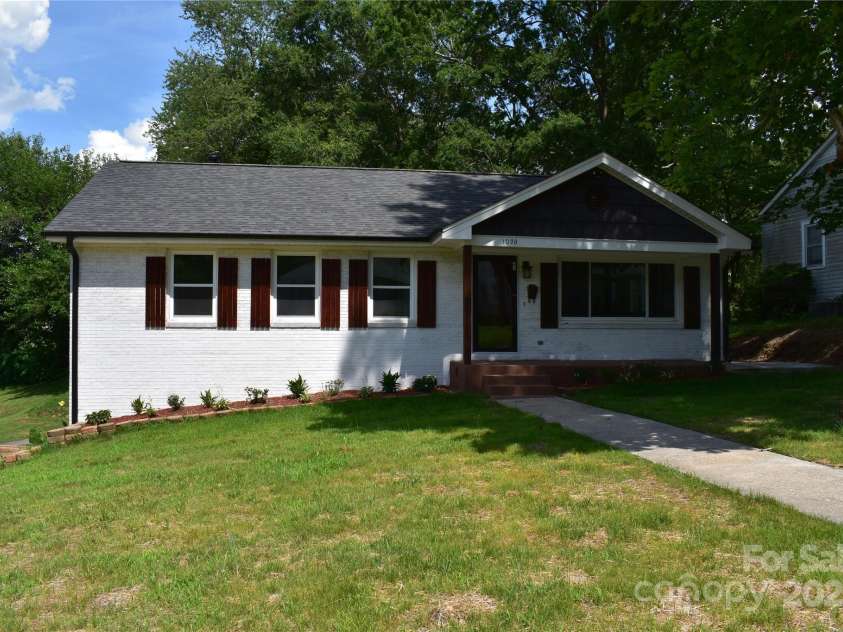 1038 Holmes Avenue, Salisbury, NC 28144.  MLS# CAR4272782, YatesRealty ID 20606. 