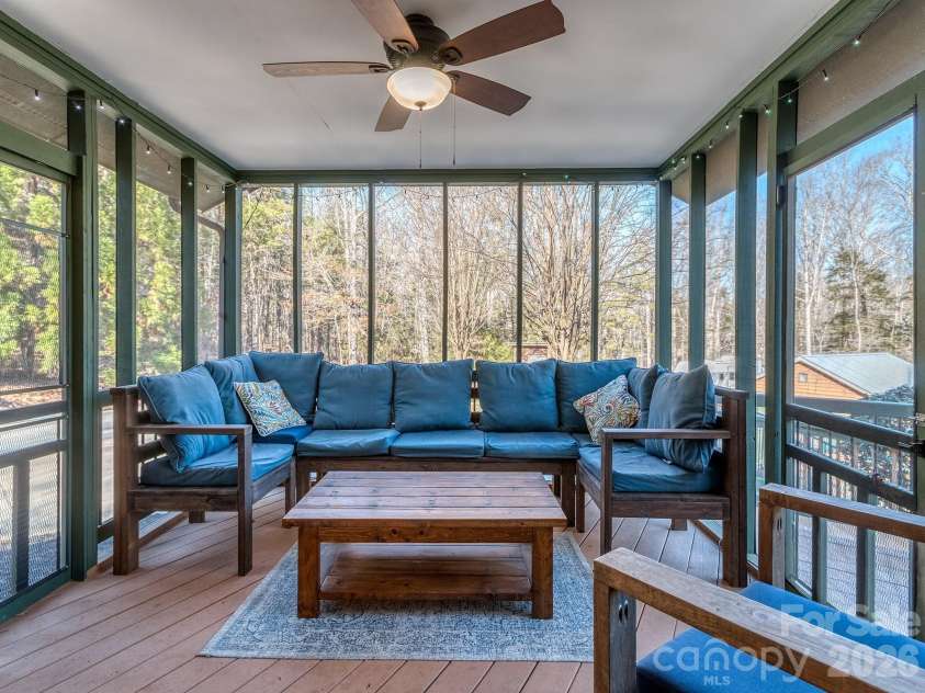 8723 Crestview Drive, Waxhaw, NC 28173.  MLS# CAR4376325, YatesRealty ID 20609. 