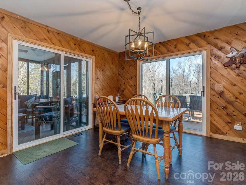 8723 Crestview Drive, Waxhaw, NC 28173.  MLS# CAR4376325, YatesRealty ID 20609. 