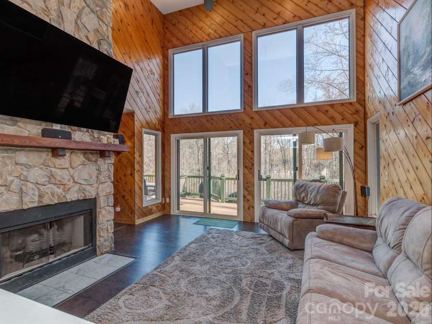 8723 Crestview Drive, Waxhaw, NC 28173.  MLS# CAR4376325, YatesRealty ID 20609. 