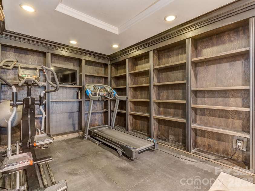 8723 Crestview Drive, Waxhaw, NC 28173.  MLS# CAR4376325, YatesRealty ID 20609. 