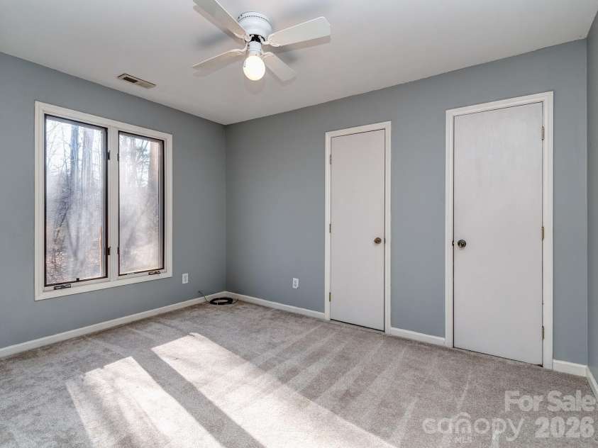 8723 Crestview Drive, Waxhaw, NC 28173.  MLS# CAR4376325, YatesRealty ID 20609. 